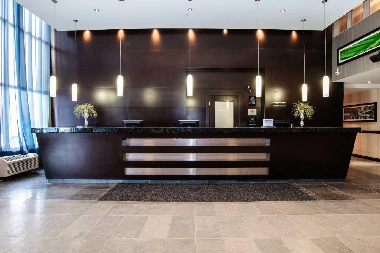 แซนด์แมน โฮเต็ล แอนด์ สวีท แคลกรี เวสต์ Hotel คาลการี ภายนอก รูปภาพ