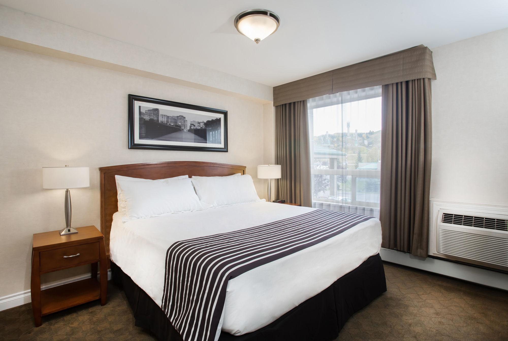 แซนด์แมน โฮเต็ล แอนด์ สวีท แคลกรี เวสต์ Hotel คาลการี ภายนอก รูปภาพ